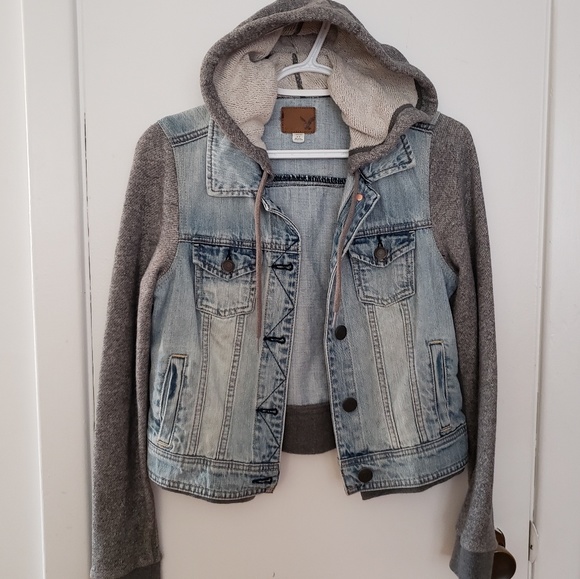 American Eagle Outfitters Jackets & Blazers - American Eagle hooded Jean jacket